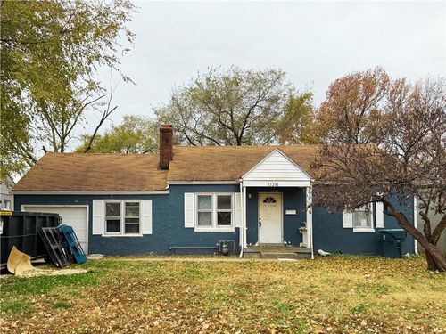 11241 Highridge Dr, Independence, MO, 64052-2434 | Card Image