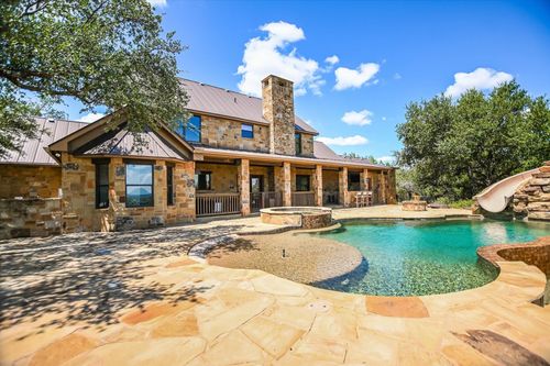 104 Hills Ln, Horseshoe Bay, TX, 78657-5977 | Card Image
