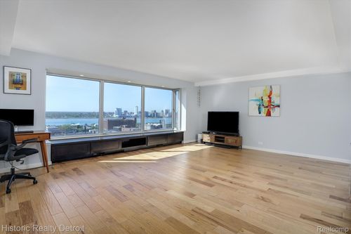 apt-1604-1300 E Lafayette St, Detroit, MI, 48207-2922 | Card Image