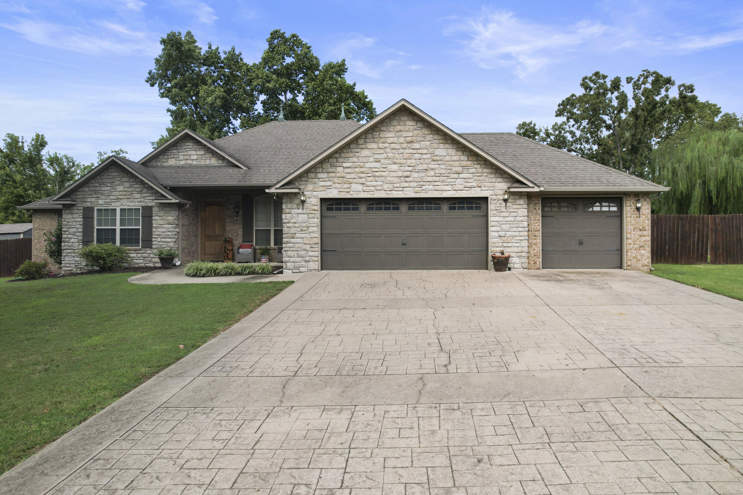 Park Pl, Grove, OK 74344