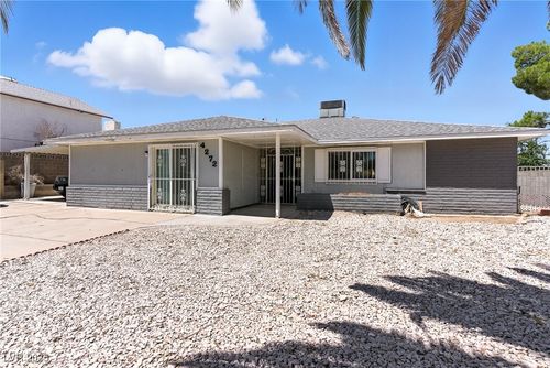 4272 E Russell Rd, Las Vegas, NV, 89120-2301 | Card Image