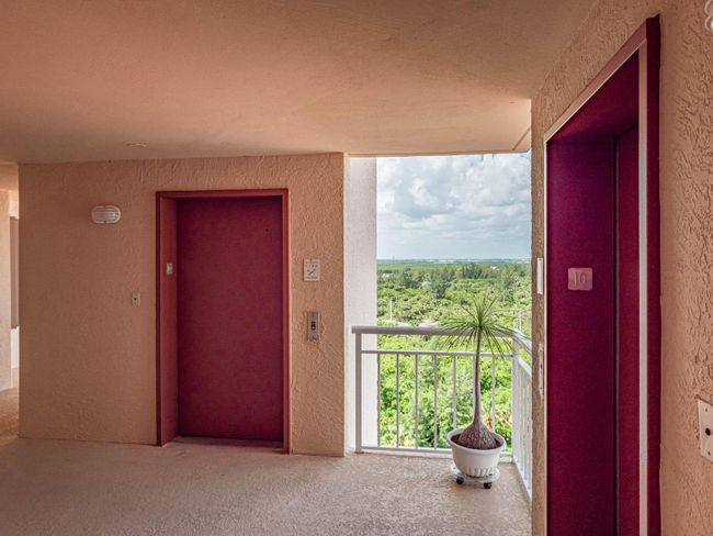 PH6 - 3870 N Highway A1a, Condo with 2 bedrooms, 2 bathrooms and null parking in Hutchinson Island FL | Image 9
