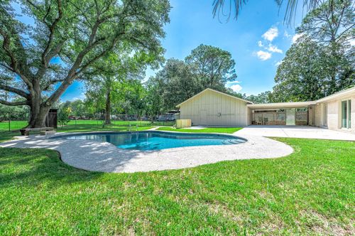 13725 6th St, Santa Fe, TX, 77517-4310 | Card Image