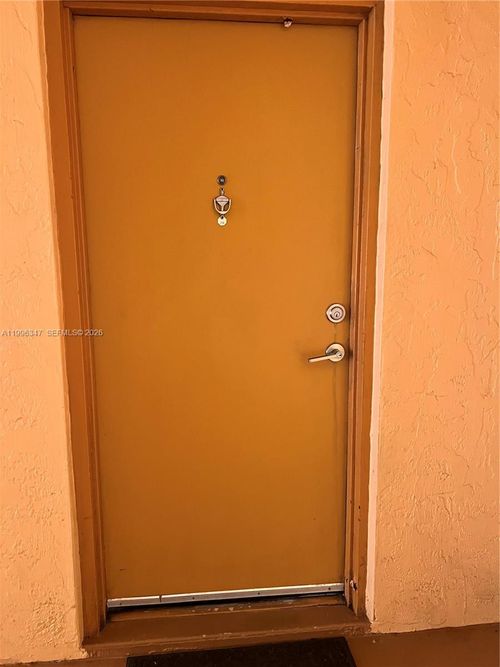 apt-j16-7160 Fairway Dr, Miami Lakes, FL, 33014-6958 | Card Image