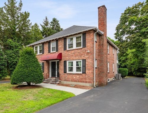 991 Main St, Wakefield, MA, 01880-3927 | Card Image