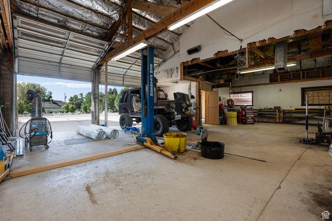 Garage | Image 34