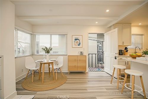 122 El Porto St, Manhattan Beach, CA, 90266-3125 | Card Image