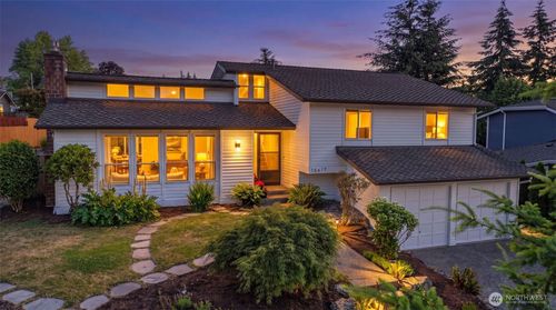 15617 Se Fairwood Blvd, Renton, WA, 98058-8637 | Card Image
