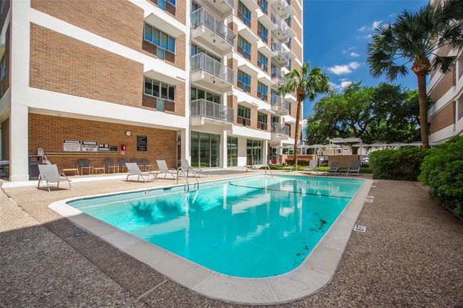Pool and grills | Image 10