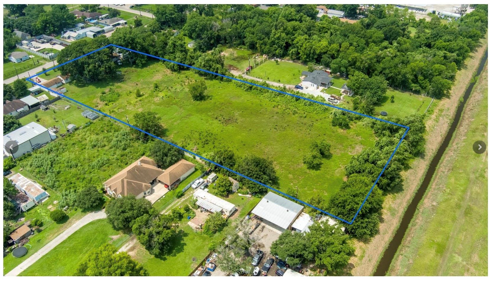 Land in Houston 3