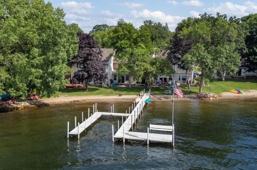 4 1st St, Excelsior, MN, 55331-1712 | Card Image