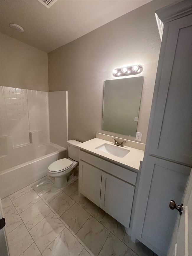 2829 Peony Dr, Home with 3 bedrooms, 2 bathrooms and null parking in Sherman TX | Image 9