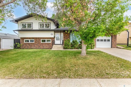 1229 Pascoe Drive W, Moose Jaw, SK, S6H6Z4 | Card Image