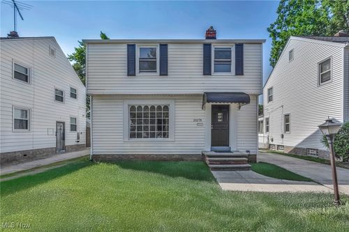 20270 Ardwell Dr, Euclid, OH, 44123-1804 | Card Image