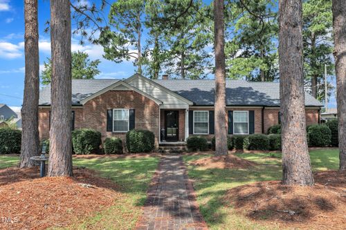 302 S Pine St, Benson, NC, 27504-1620 | Card Image