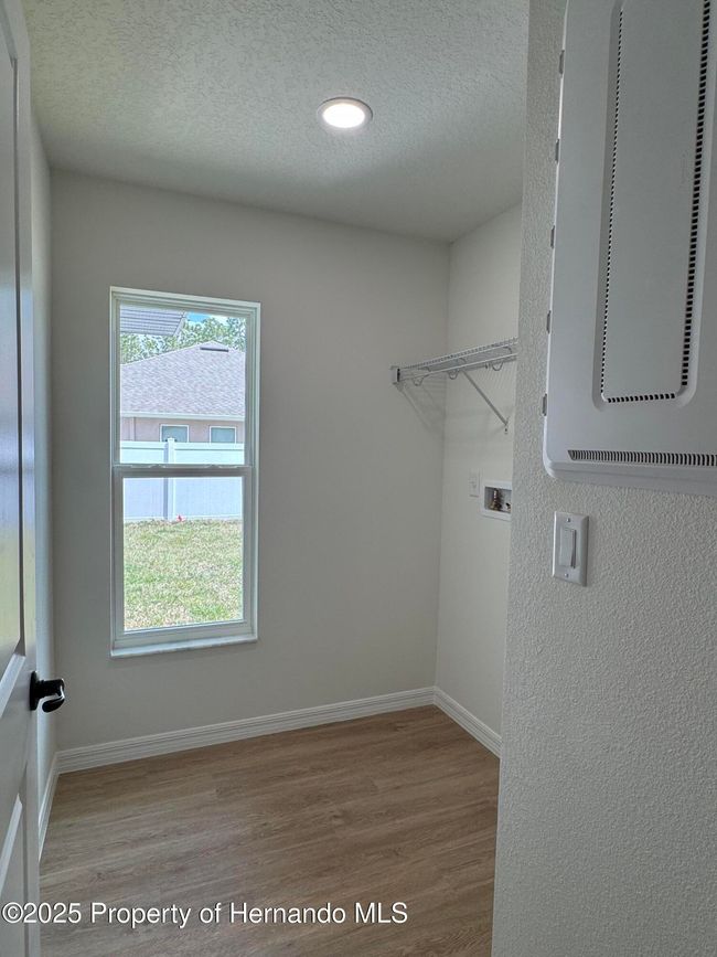 13050 Tinamou Ave, House other with 4 bedrooms, 2 bathrooms and null parking in WEEKI WACHEE FL | Image 8