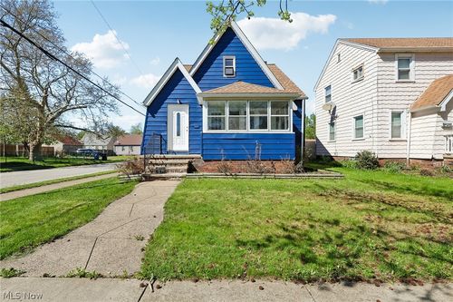 13618 Wainstead Ave, Cleveland, OH, 44111-4956 | Card Image