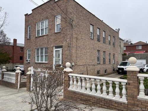 3243 Tenbroeck Ave, Bronx, NY, 10469-5010 | Card Image