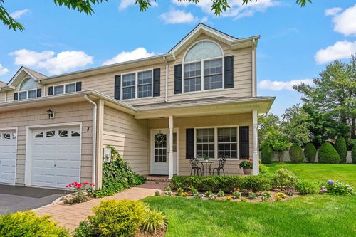 4 Chimay Ct, Huntingtn Sta, NY, 11746-1904 | Card Image
