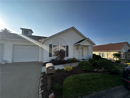 207 Village Ct, Washington, PA, 15301-5274 | Card Image