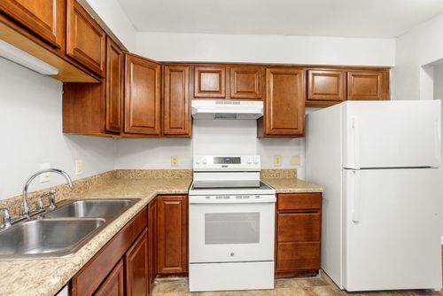 323 Forrest Park Rd, Madison, TN, 37115-3886 | Card Image