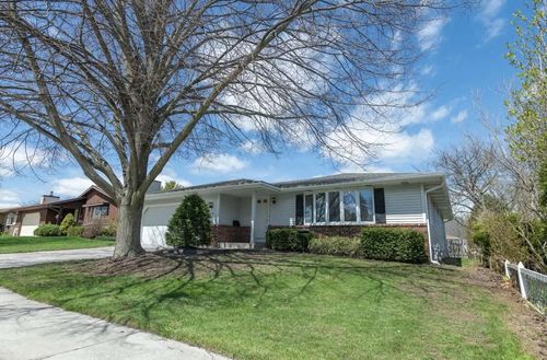 1816 Camelot Boulevard, Sheboygan, WI, 53081 | Card Image
