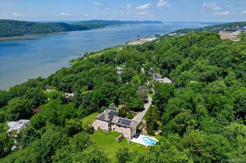 150 Pinecrest Dr, Hastings On Hudson, NY, 10706-3702 | Card Image