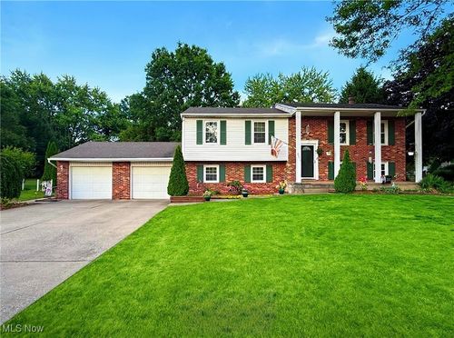 8079 Windward Trace Cir Nw, Massillon, OH, 44646-1179 | Card Image
