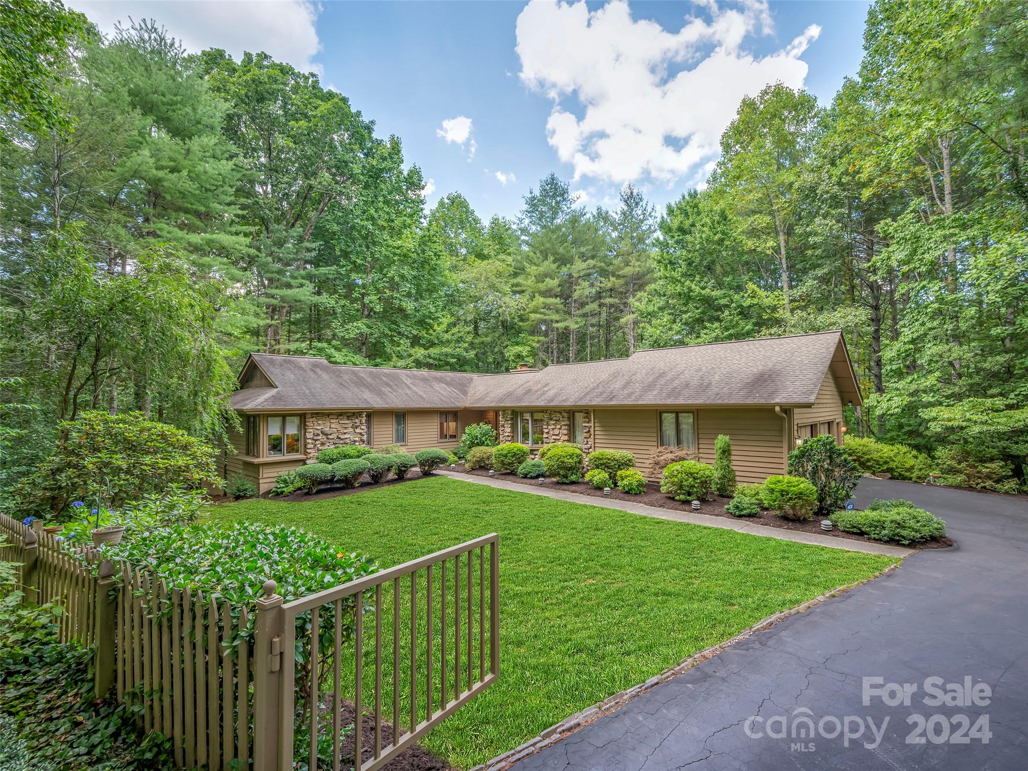 Little River Rd, Hendersonville, NC 28739