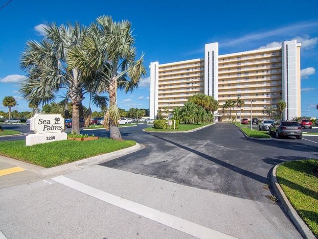 APT-601 - 3200 N Highway A1a, Condo with 2 bedrooms, 2 bathrooms and null parking in Hutchinson Island FL | Image 42