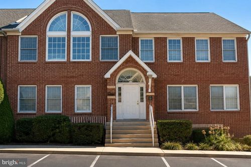 d-9675 Main St, Fairfax, VA, 22031-3762 | Card Image