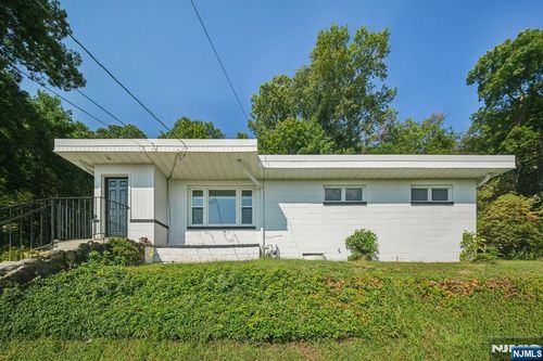 40 19th St, Hawthorne, NJ, 07506-3503 | Card Image