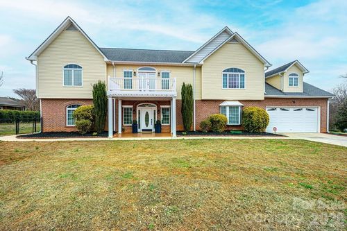 1360 Sweetbriar Ln, Hickory, NC, 28602-8967 | Card Image