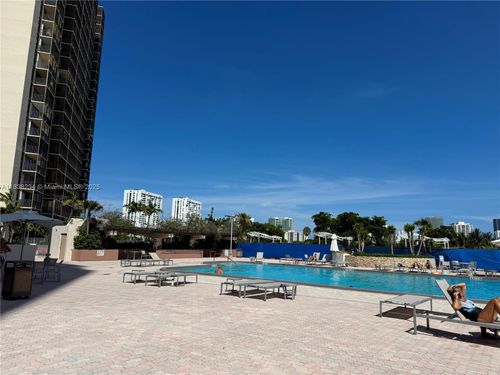 apt-502-20335 W Country Club Dr, Aventura, FL, 33180-1621 | Card Image