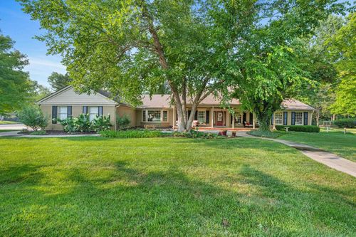 7 E Swallow St, Wichita, KS, 67230-6619 | Card Image