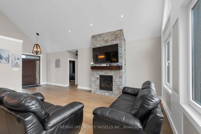 374170 - 6th Line, House other with 4 bedrooms, 3 bathrooms and 8 parking in Amaranth ON | Image 7