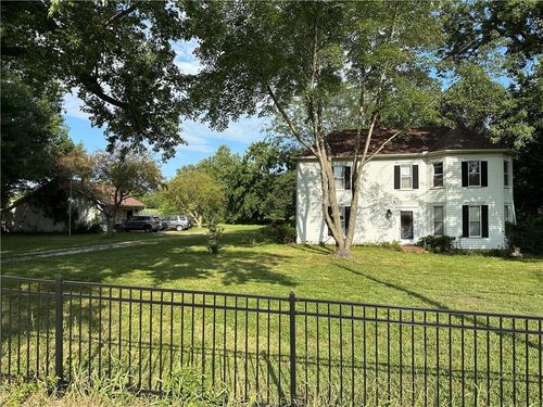 321 N Buckner Tarsney Rd, Buckner, MO, 64016-8238 | Card Image