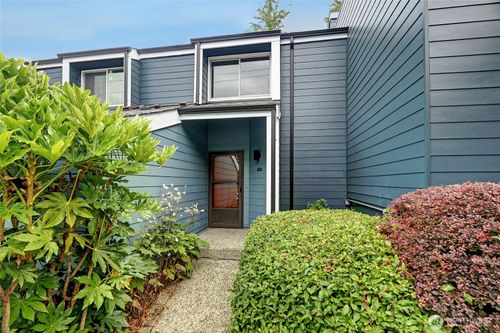 c5-17018 Ne 80th St, Redmond, WA, 98052-3920 | Card Image