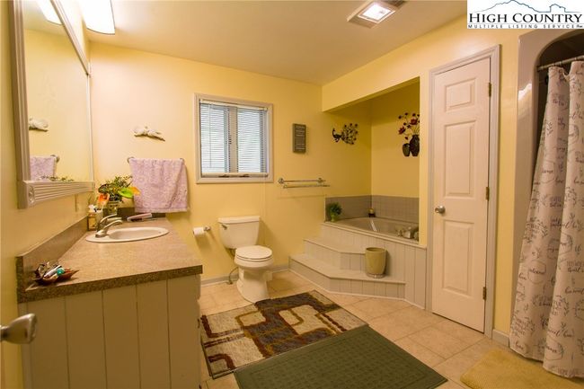 581 N Fork New River Rd, House other with 4 bedrooms, 3 bathrooms and null parking in Lansing NC | Image 28