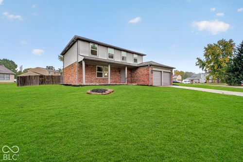 5666 Colonist Cir, Indianapolis, IN, 46254-1040 | Card Image