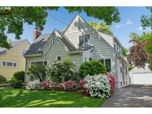 7703 Se 32nd Ave, Portland, OR, 97202-8552 | Card Image