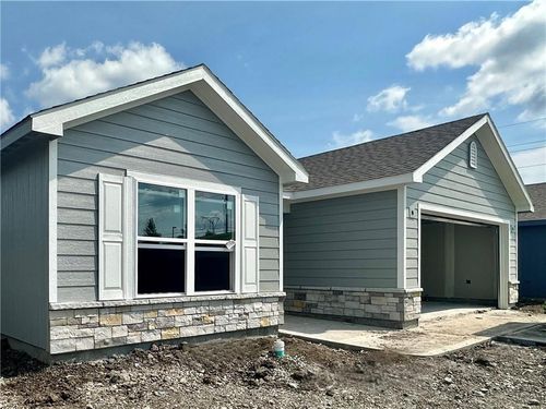 517 N Persimmon St, Gardner, KS, 66030-4507 | Card Image
