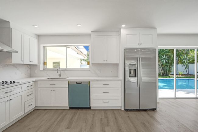 2111 Ne 35 Th St, House other with 3 bedrooms, 2 bathrooms and null parking in Lighthouse Point FL | Image 21