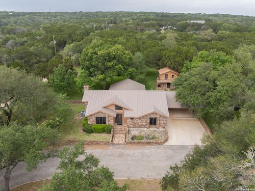 365 Buffalo Springs Rd, New Braunfels, TX, 78132-2831 | Card Image
