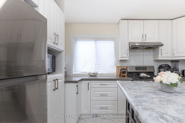 839 Modlin Rd, House attached with 5 bedrooms, 3 bathrooms and 3 parking in Pickering ON | Image 8