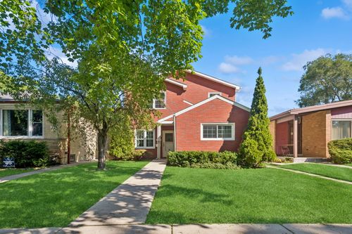 2011 Brummel St, Evanston, IL, 60202-3605 | Card Image