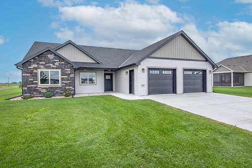 2000 Sandstone Loop N, Sartell, MN, 56377-4732 | Card Image