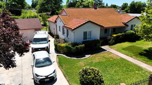 2076 20th Ave, Sacramento, CA, 95822-1530 | Card Image