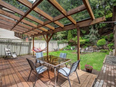 40618 Perth Dr, Home with 3 bedrooms, 2 bathrooms and 3 parking in Squamish BC | Image 1