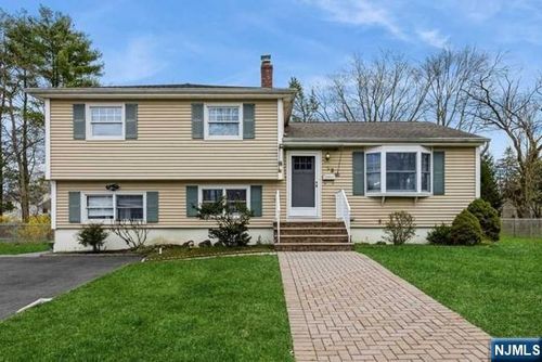 23 Asmus Rd, Closter, NJ, 07624-1301 | Card Image